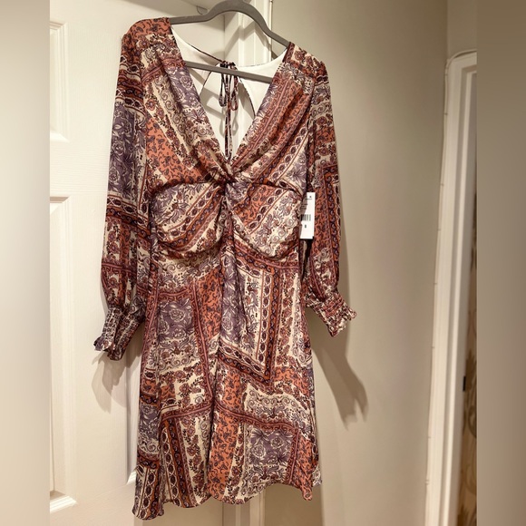 JULIA JORDAN V Neck Paisley Fit and Flare Dress Size 8. NWT - Picture 4 of 11